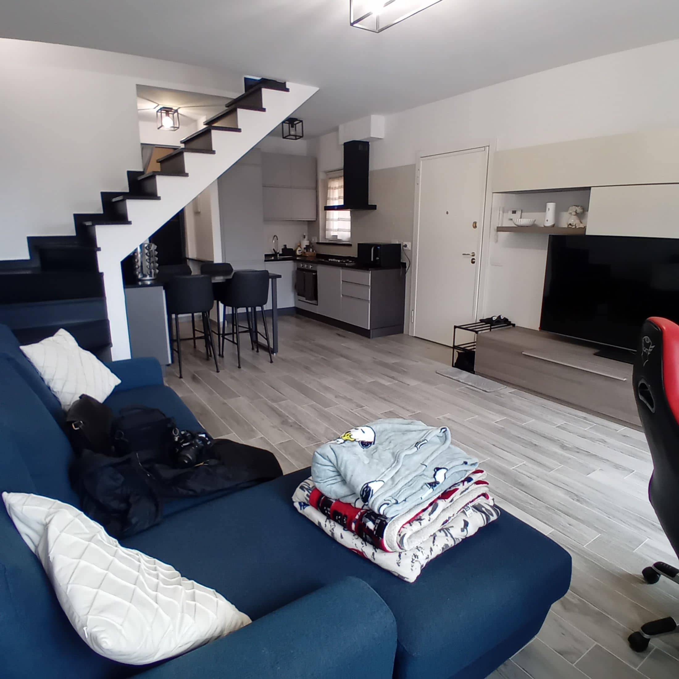 apt-3006-037