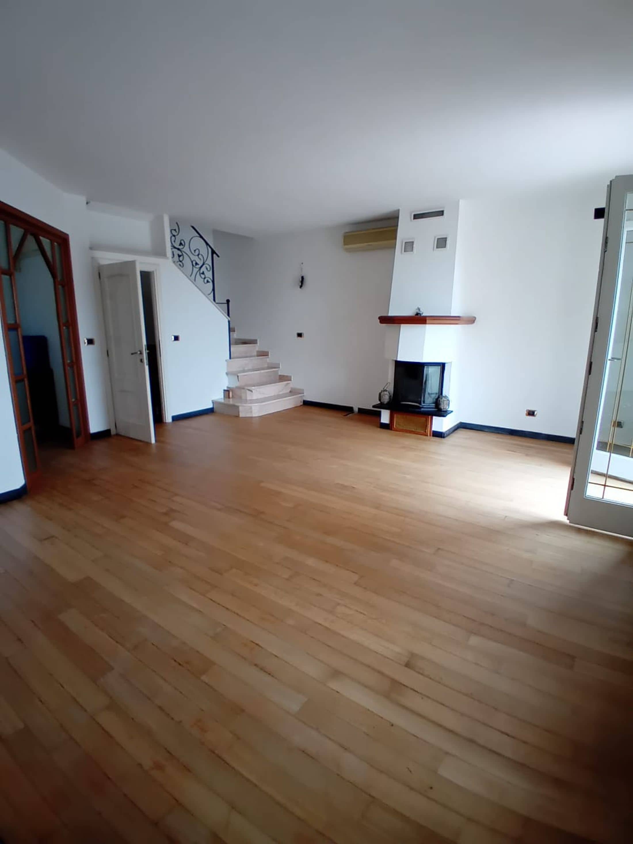 apt-3024-037