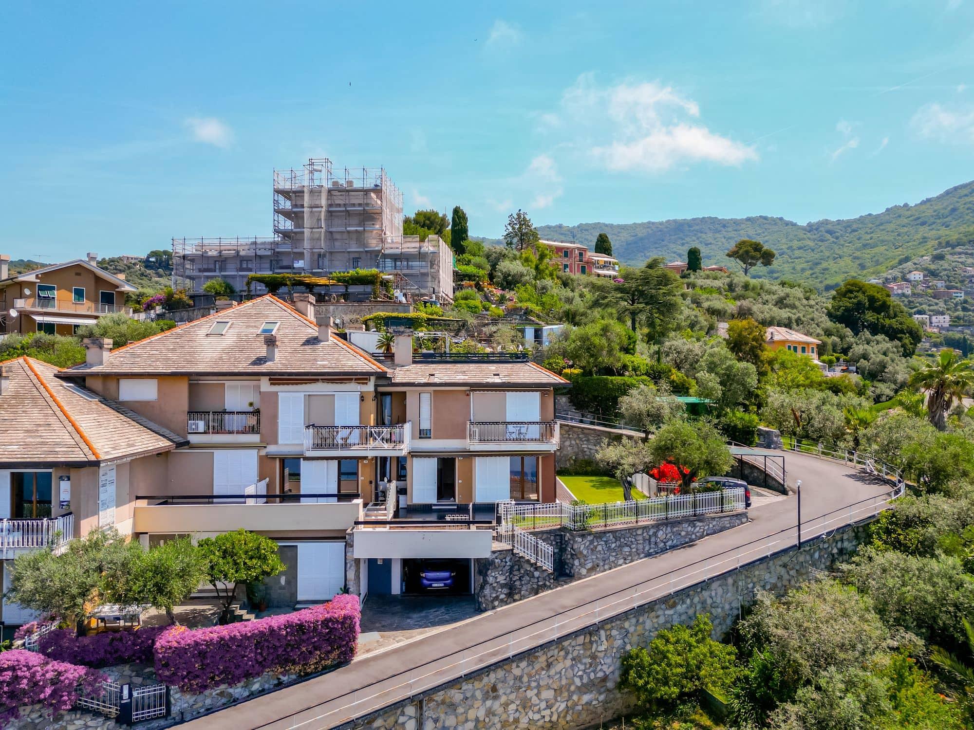 Proprietà mono-bifamiliare fronte mare